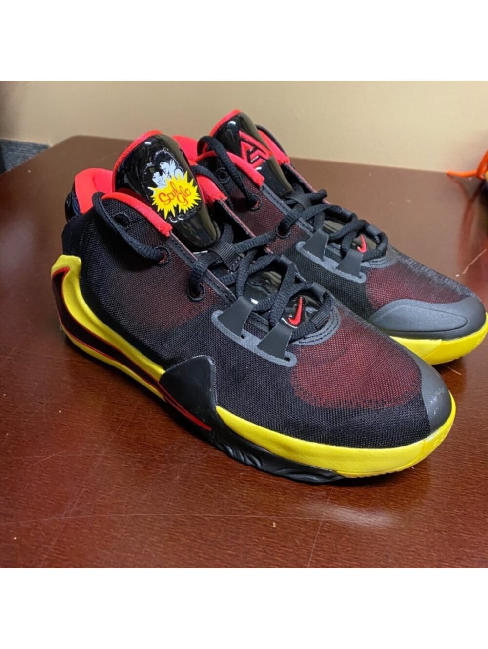 Nike Boys BQ5633-003 Zoom Freak 1 Basketball Shoes Size 4.5Y